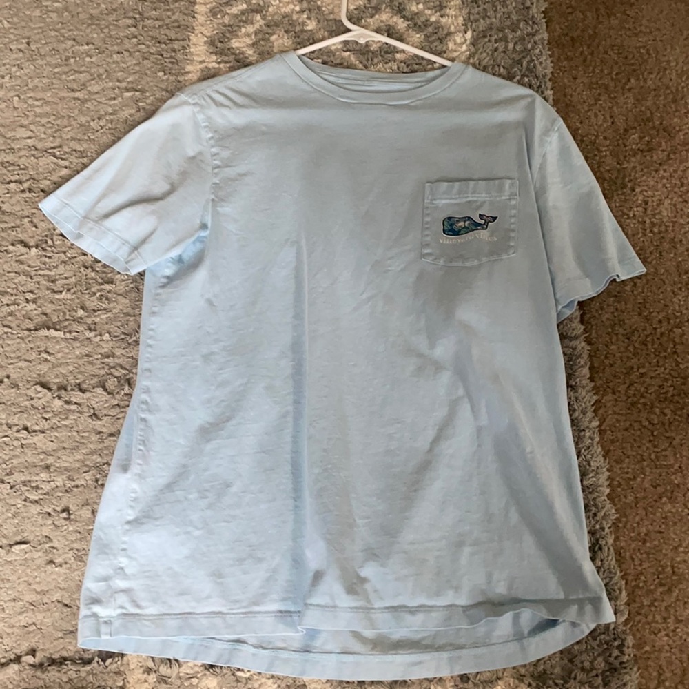 vineyard vines t shirt